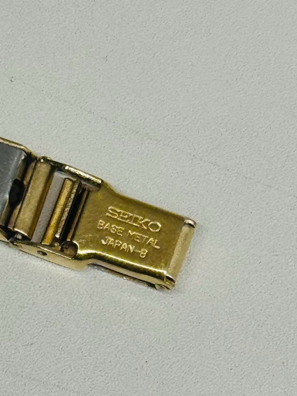 Vintage Seiko Quartz Gold Tone Women’s Watch Champagne Dial New Battery Runs - Picture 10 of 12